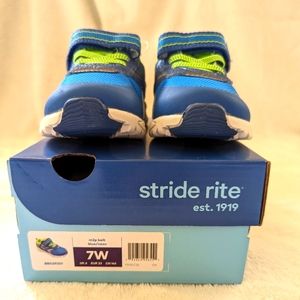 Stride Rite Made 2 Play Bolt Sneaker